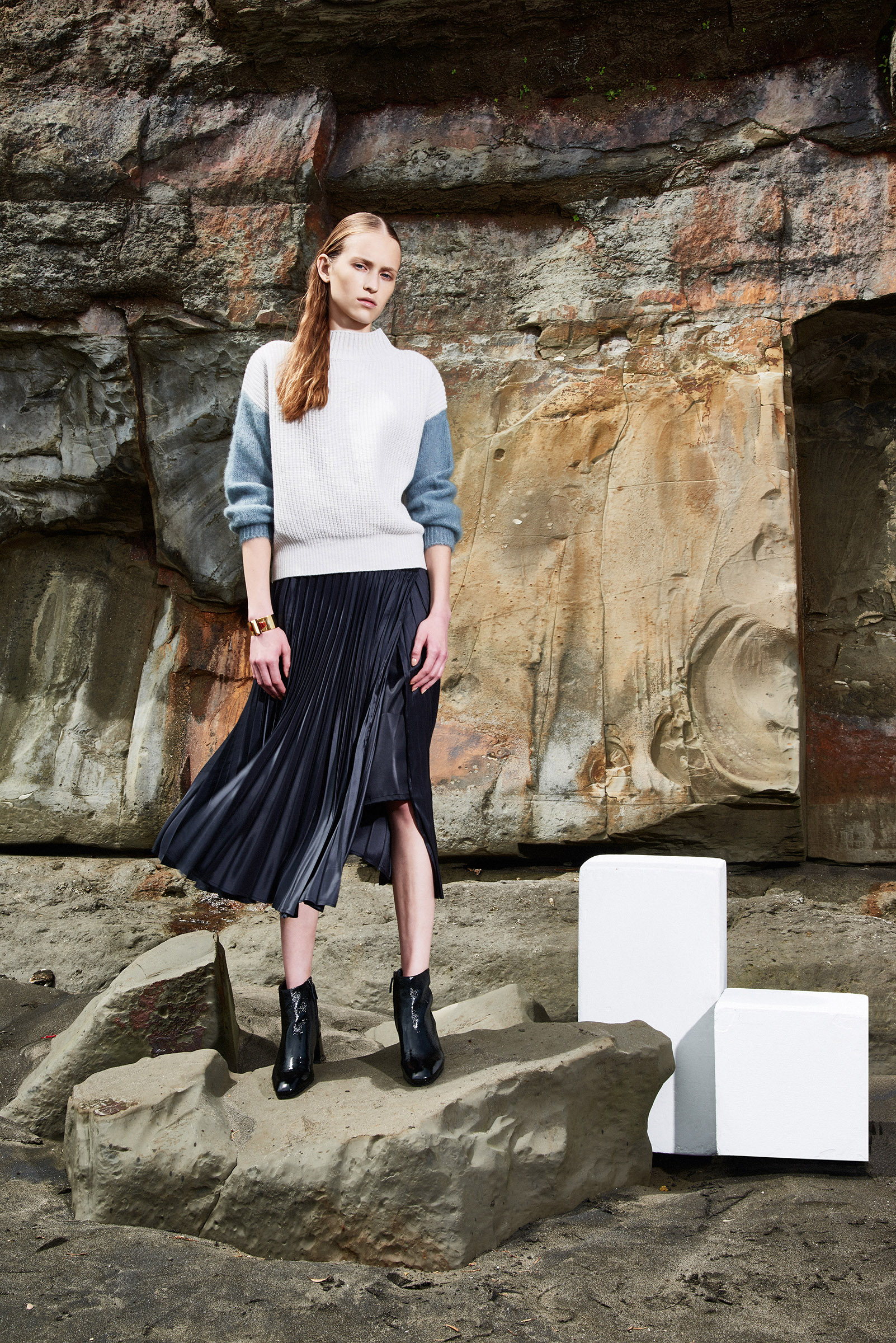 ＊Art Director : Shunsuke Niwa(NON-GRID) / Photographic Assitant : Nicholas Barton / Hair : Shin / Make up : Hirotaka Iizuka / Model : Kasia Oskard(STAGE MODELS) / Special thanks to : Hitomi Watanabe&Kusakabe san(Nolly